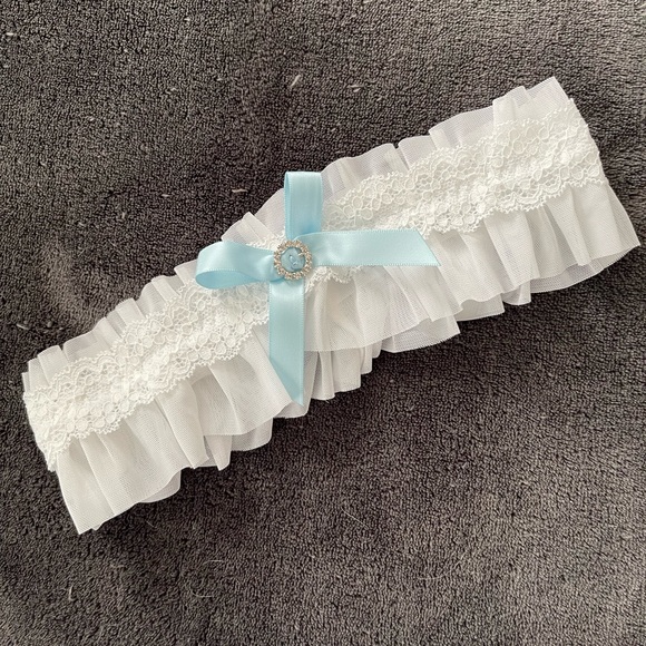 TORRID NWOT Wedding Garter 1/2 - Picture 2 of 6